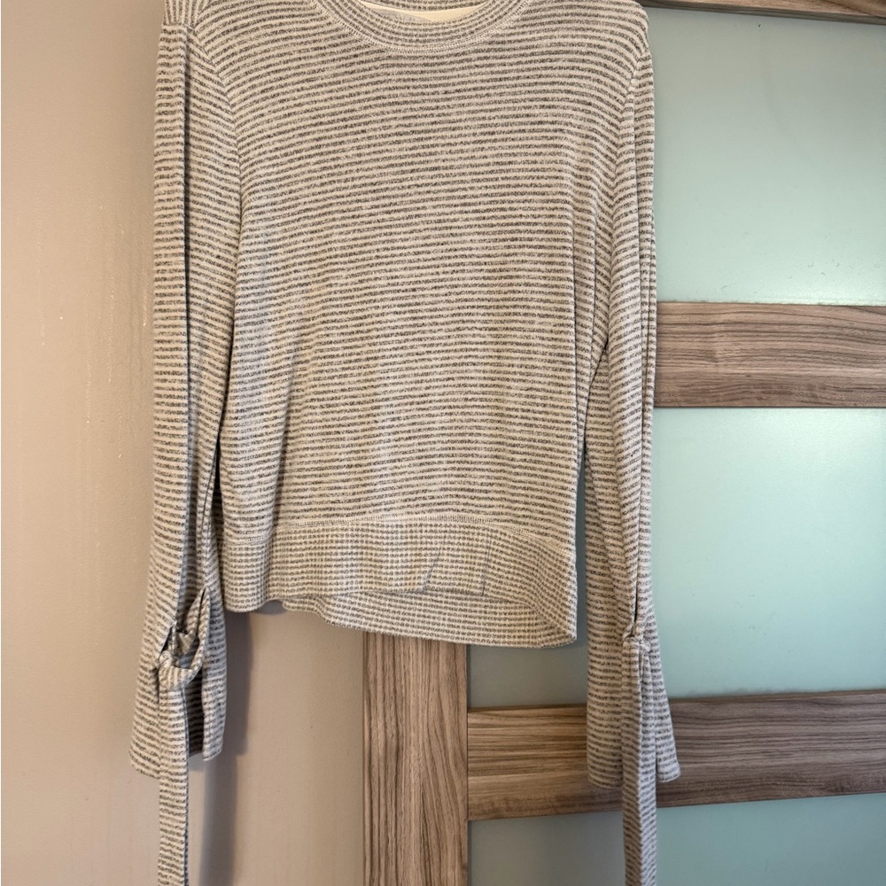 Abercrombie & Fitch Black and White Striped Long Sleeve Top